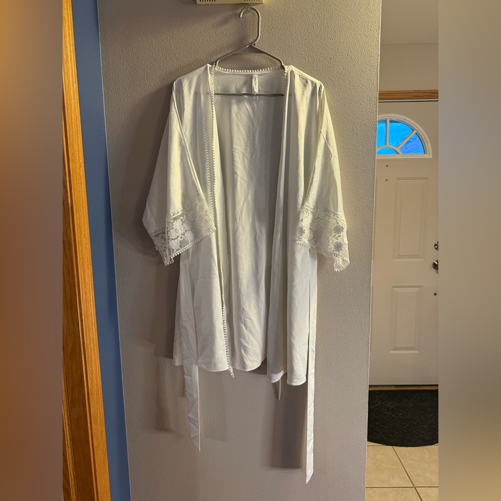 Flora Nikrooz Ivory Getting Ready Bridal Lace Kimono